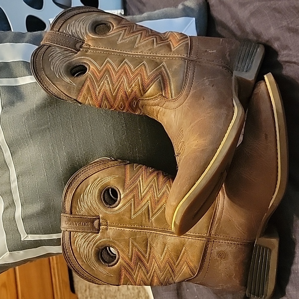 Durango big kids size 6